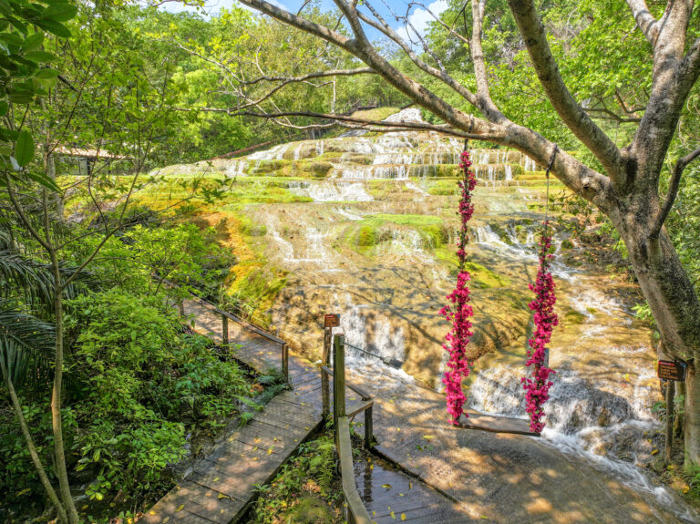 Balneário Nacente Azul em Bonito MS